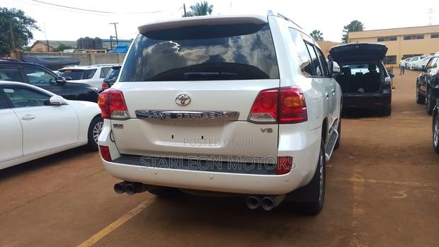 Toyota Land Cruiser 4.6 V8 ZX 2015 White