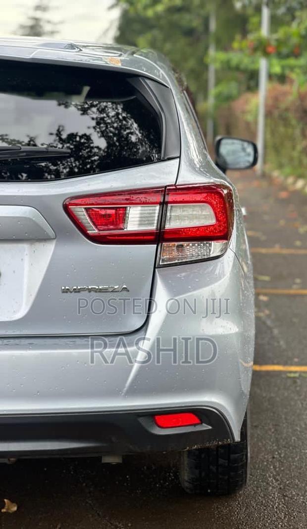 Subaru Impreza 2.0i Premium AWD Hatchback 2017 Silver