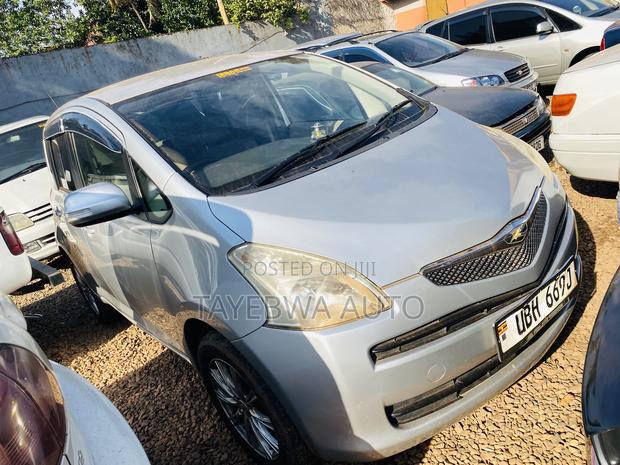 Toyota Ractis 1.3 FWD 2007 Silver