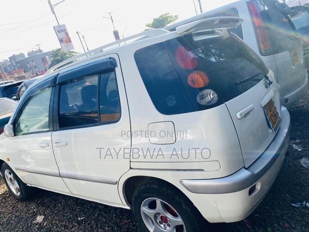 Toyota Raum 1.5 FWD 2002 White