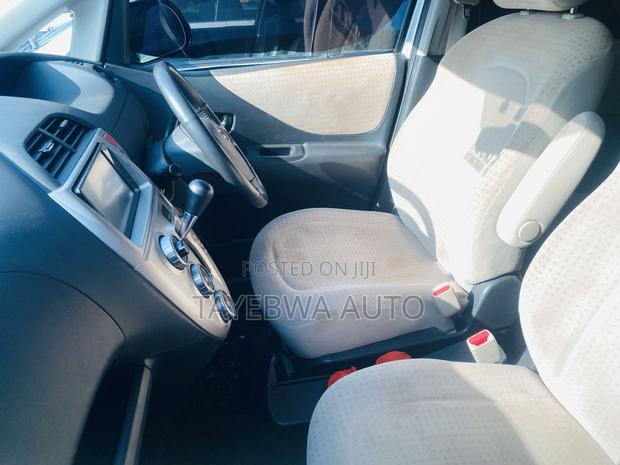 Toyota Ractis 2008 Silver