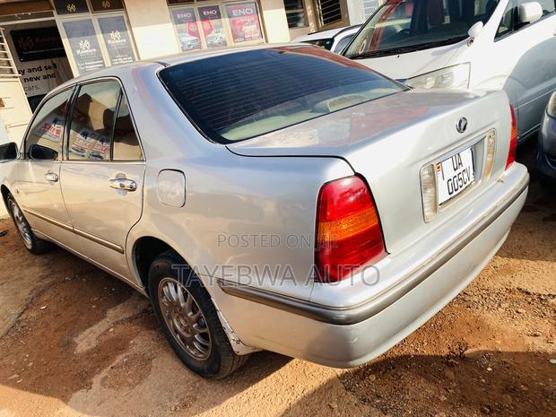 Toyota Progress 2002 Silver