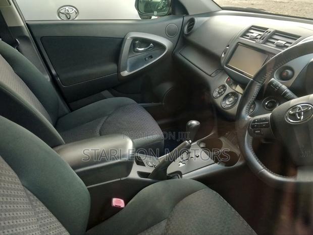 Toyota Vanguard 2011 Black