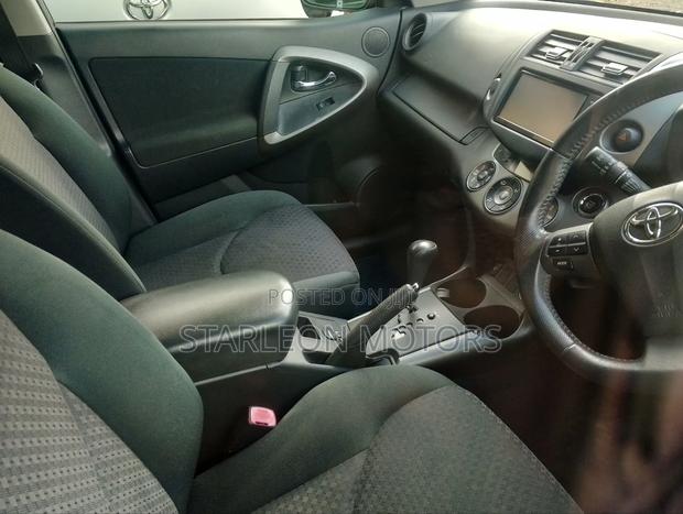 Toyota Vanguard 2011 Black