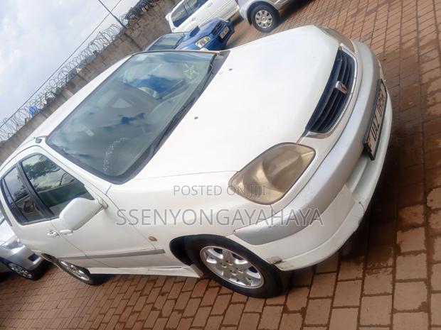 Toyota Raum 2000 White