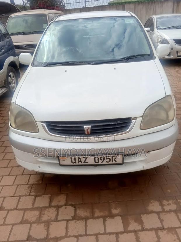 Toyota Raum 2000 White