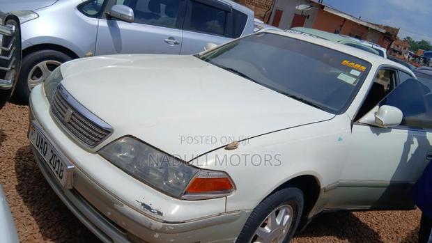 Toyota Mark II 2002 White