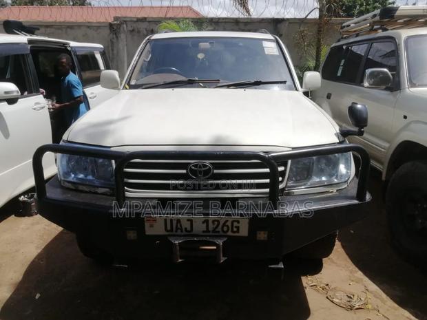 Toyota Land Cruiser 2004 Silver