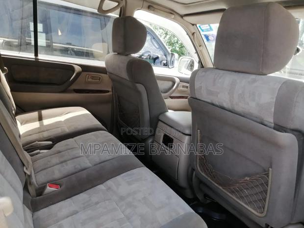 Toyota Land Cruiser 2004 Silver