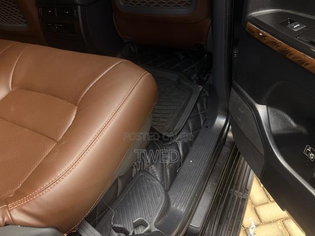 Toyota Land Cruiser 4.5 V8 GXR 2018 Black
