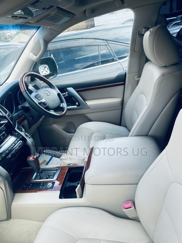 Toyota Land Cruiser 2015 White