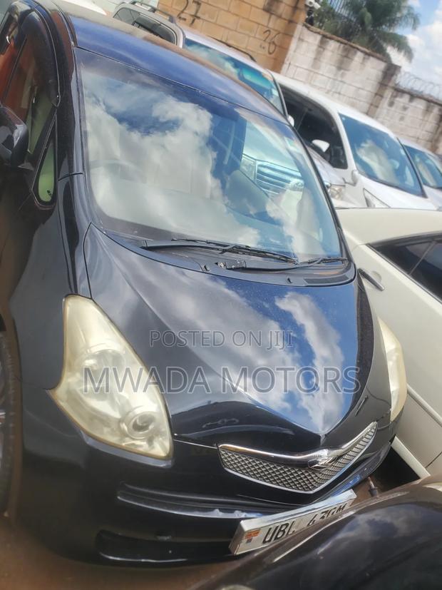 Toyota Ractis 2006 Black