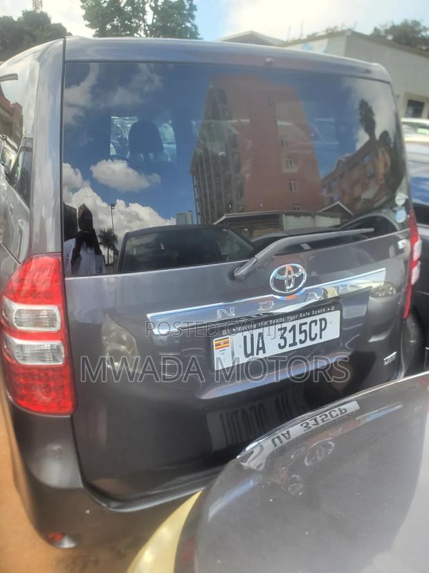 Toyota Noah 2012 Black