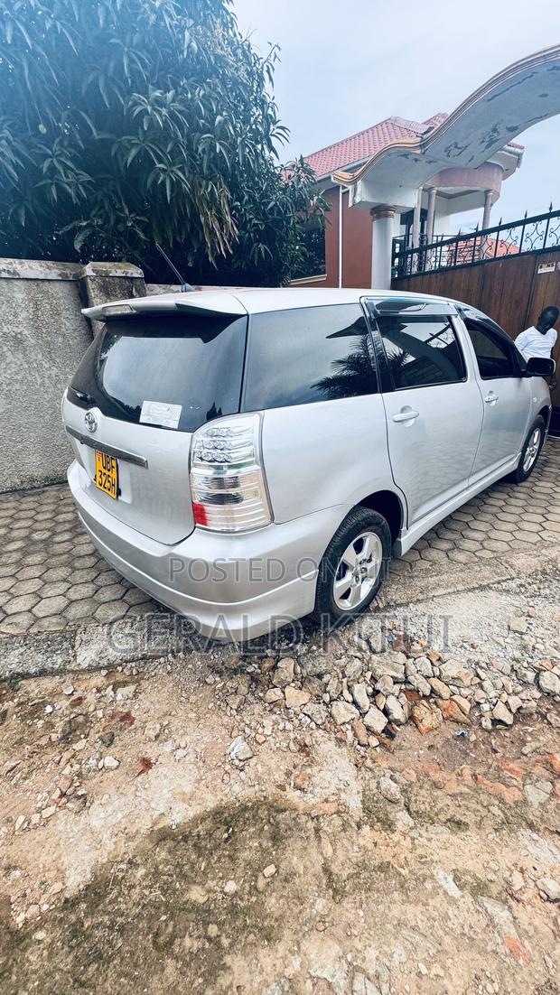 Toyota Wish 2006 Silver