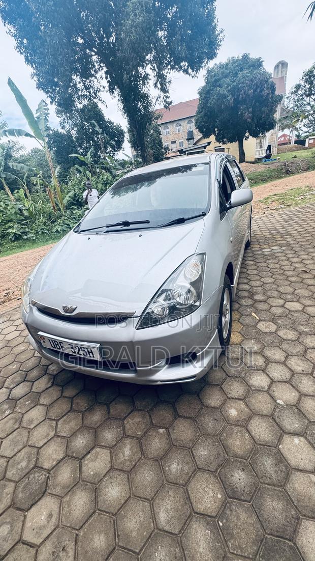 Toyota Wish 2006 Silver