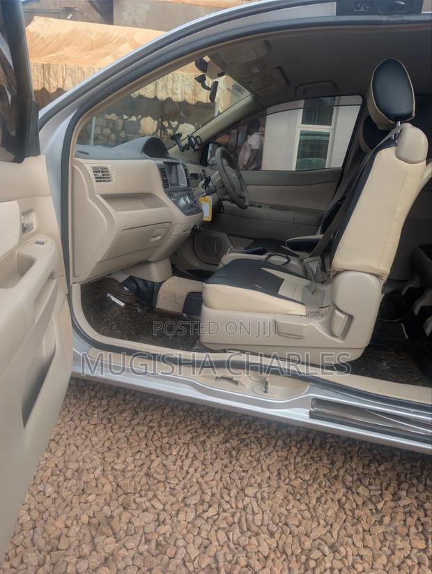 Toyota Raum 2009 Silver
