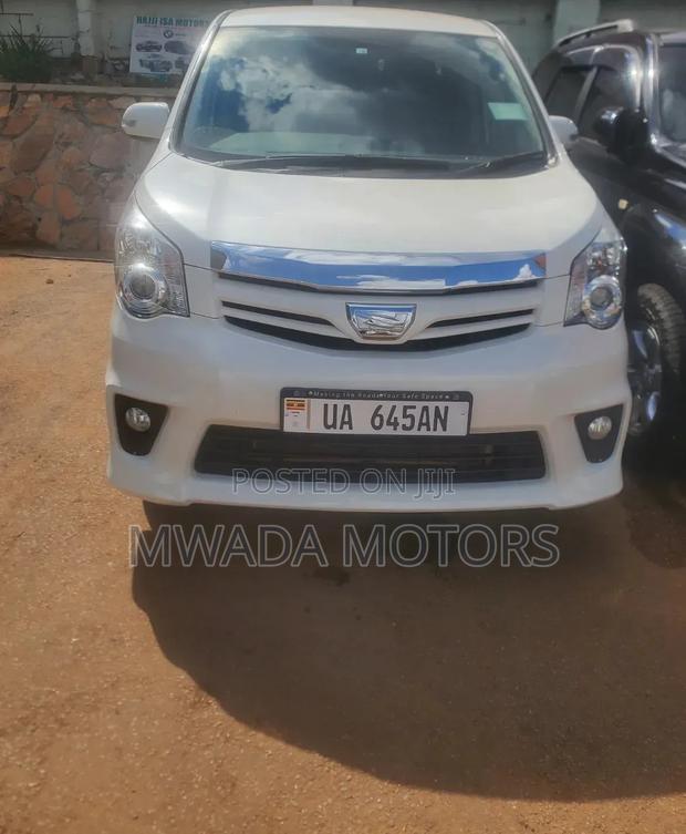 Toyota Noah 2012 White