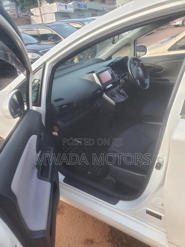Toyota Wish 2010 White
