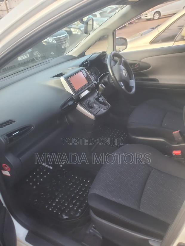 Toyota Wish 2010 White
