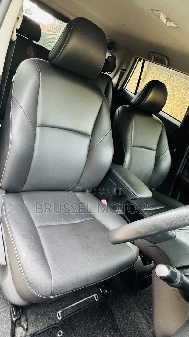 Toyota Corolla Rumion Hatchback 1.8 FWD 2012 White