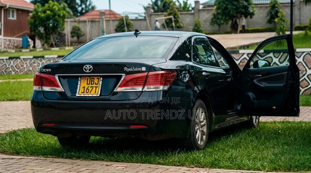Toyota Crown 2013 Black