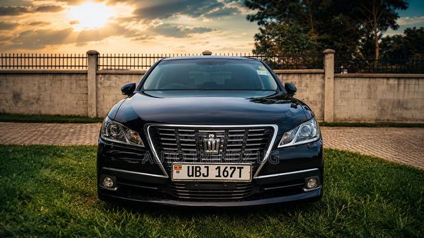 Toyota Crown 2013 Black