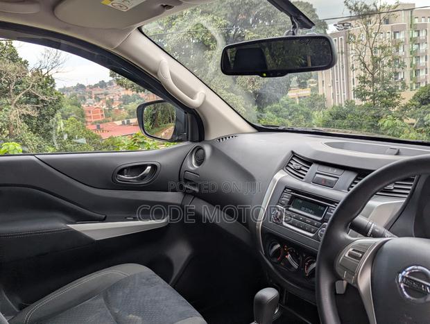 Nissan Navara 2019 Black