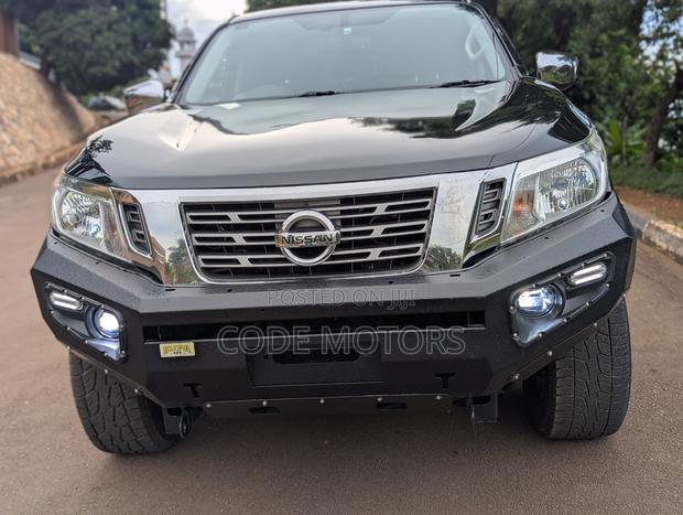 Nissan Navara 2019 Black