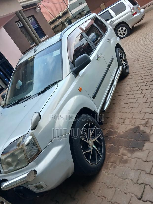 Nissan X-Trail 2002 White