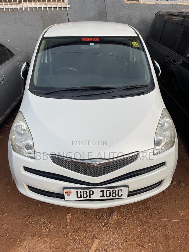 Toyota Ractis 2010 White