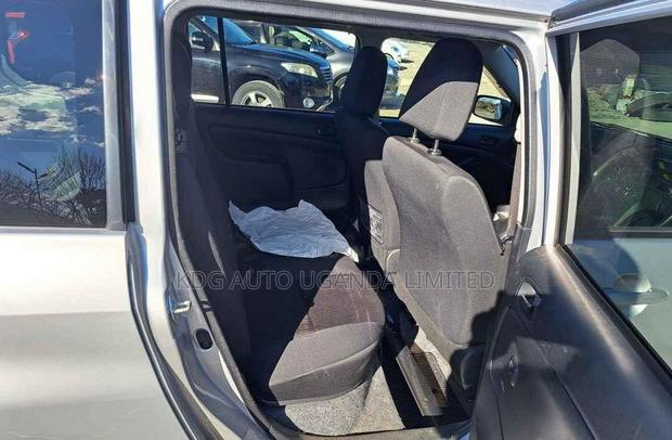 Toyota Probox 1.5 F 2WD 2017 Silver
