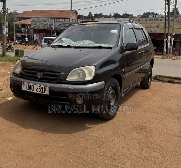 Toyota Raum 1.5 FWD 1999 Black