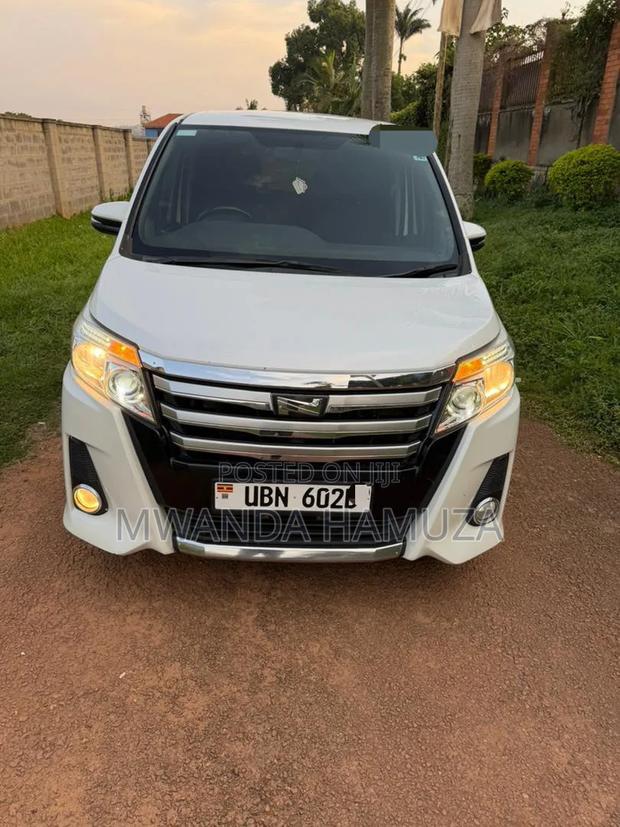 Toyota Noah 2016 White