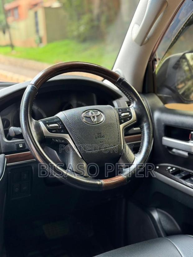 Toyota Land Cruiser 4.5 V8 TD 2019 Black