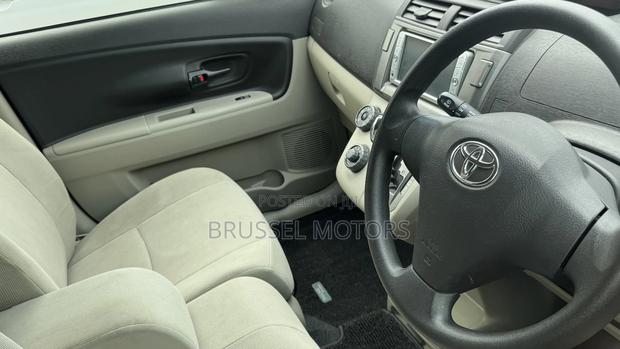 Toyota Passo Sette 1.5 FWD 2012 Black