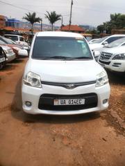 Toyota Sienta 2012 White for sale