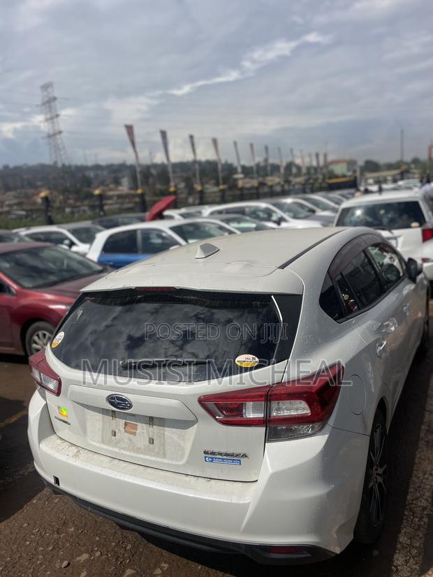 Subaru Impreza 2.0i Premium AWD Hatchback 2017 White