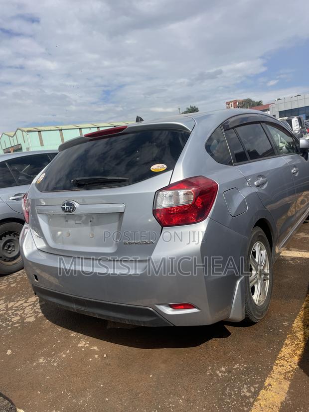 Subaru Impreza 2.0i Premium PZEV 4dr Hatchback AWD (2.0L 4cyl CVT) 2015 Silver