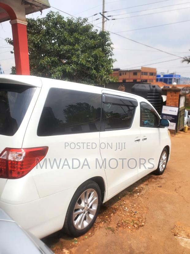 Toyota Alphard 2010 White