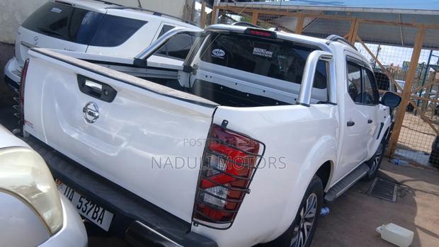 Nissan Navara 2016 White