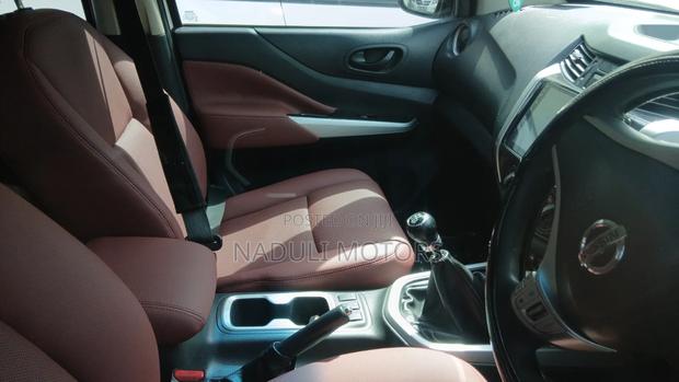 Nissan Navara 2016 White