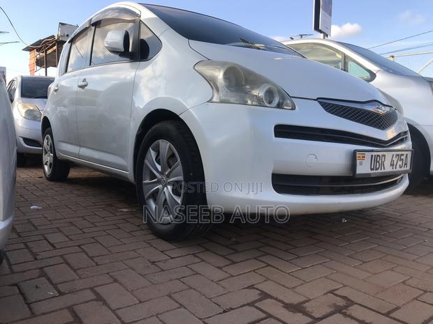 Toyota Ractis 2009 White