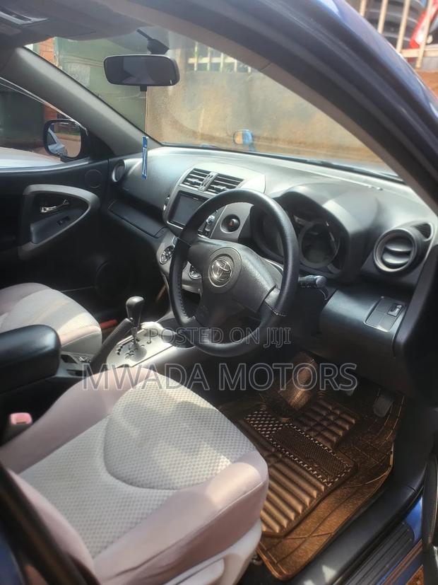 Toyota RAV4 2010 Blue