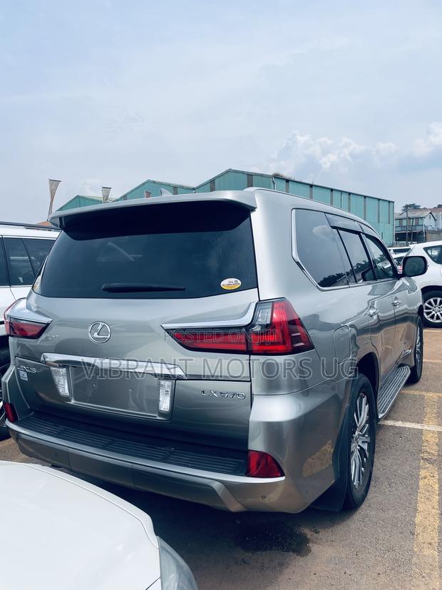 Lexus LX 570 AWD 2017 Gray