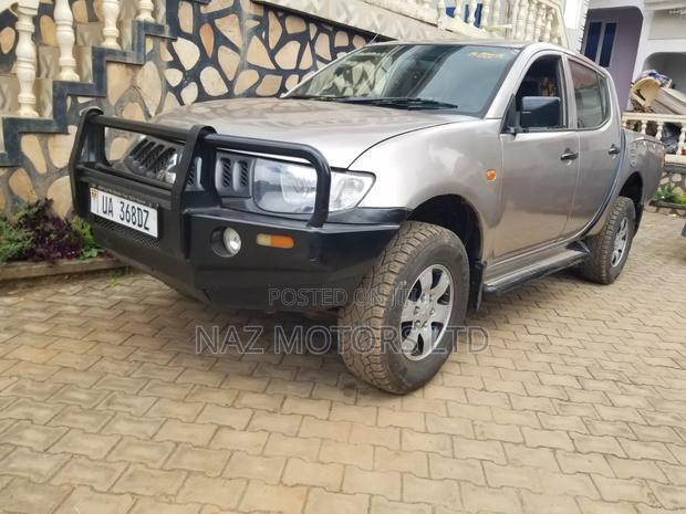 Mitsubishi L200 Double Cab 2.5 136hp 4WD 2007 Beige