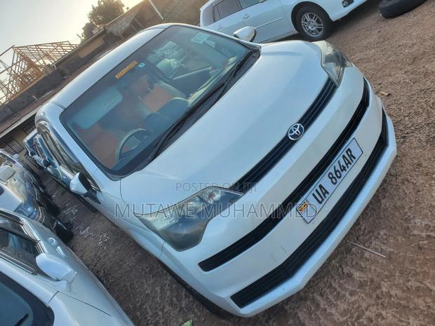Toyota Spade 2012 White