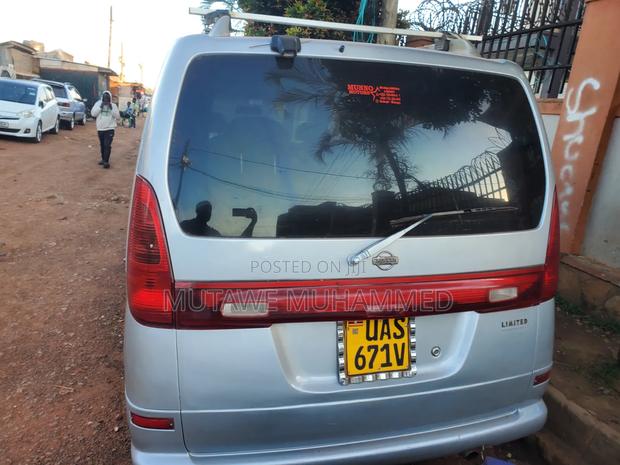 Nissan Serena 2004 Silver
