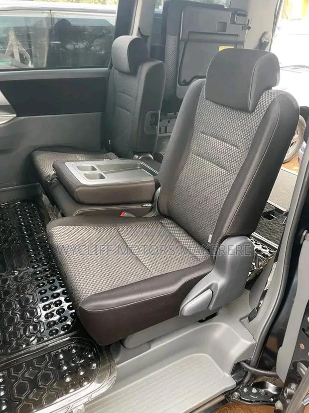 Toyota Noah 2010 Silver