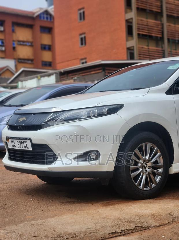 Toyota Harrier 2.0 2016 White