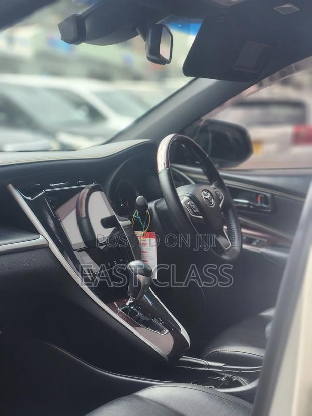 Toyota Harrier 2.0 2016 White